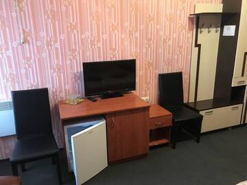 Фото номера Большой двухместный номер с 1 кроватью или 2 отдельными кроватями Отель Domino г. Берегово 2