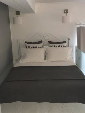 Фото номера Апартаменты - Двухуровневые Апартаменты Lux Apartment г. Берегово 12